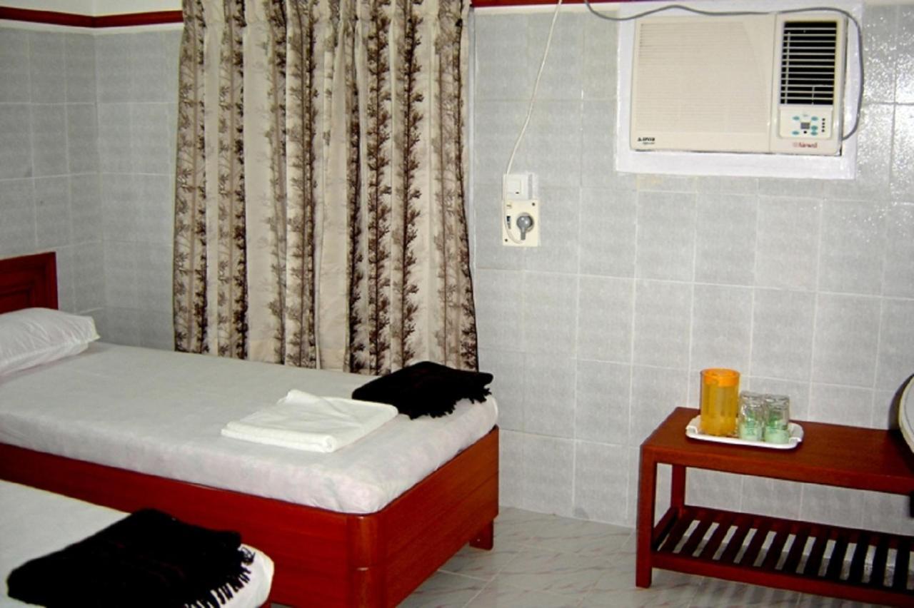 French Guest House Пондичери Екстериор снимка