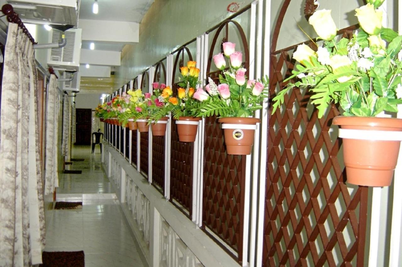 French Guest House Пондичери Екстериор снимка